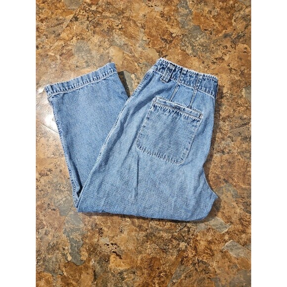 Essentials Jean Capri Pants Size 8 (A145) - Picture 2 of 6